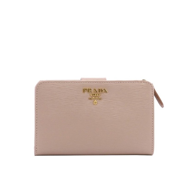 Prada Handbags - 🆕 PRADA Vitello Move Cammeo Bifold Wallet